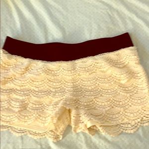 Limonata ivory lace shorts size xl